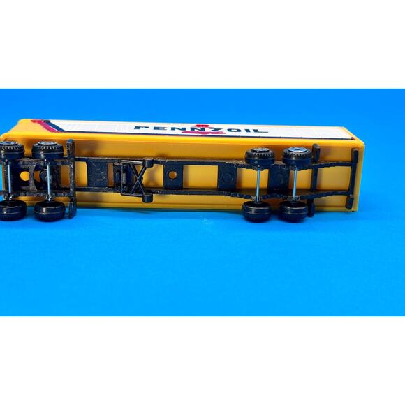Vintage PENNZOIL MACk Semi-Truck Tractor & Trailer HO Scale Cabover yellow - Picture 4 of 16